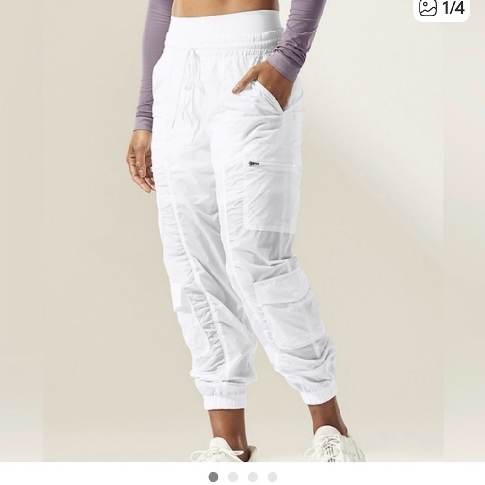 Athleta Parachute Cargo Pant White Jogger, NWT, size women’s 16